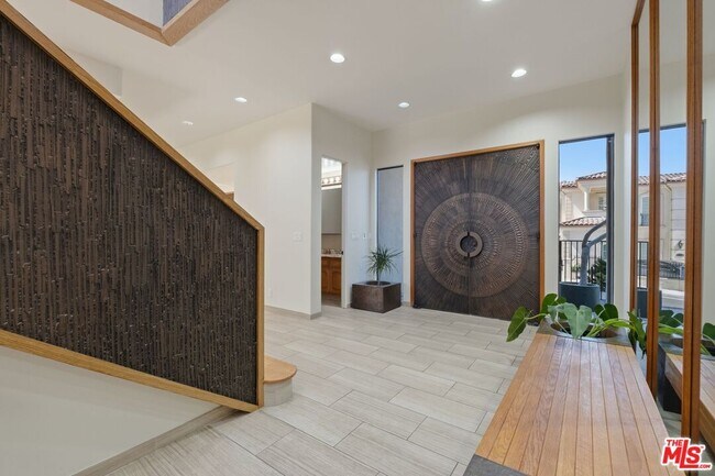 2408 Venus Dr