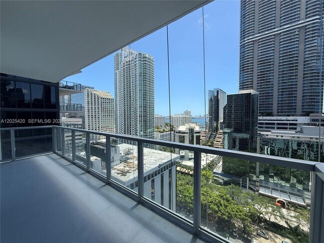Photo - 1050 Brickell Ave Unidad 1802