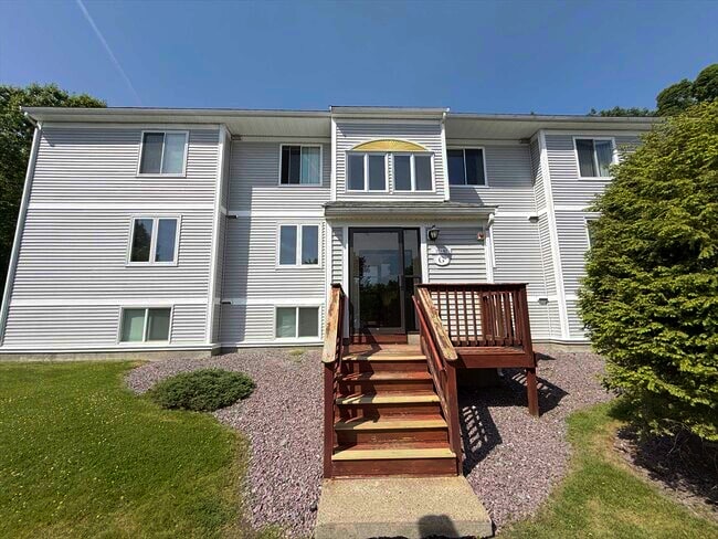 Building Photo - 330 Sunderland Rd Unit 39