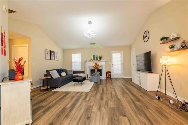 Photo - 199 Amelia Creek Way SE