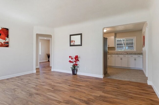 Photo - 271 Jennings St