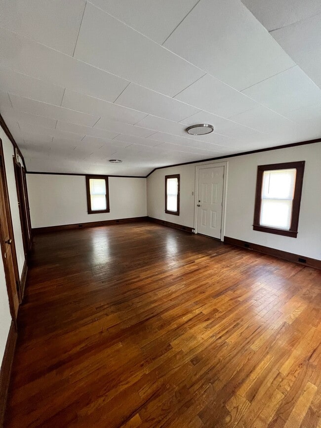 Photo - 703 Adderton St House