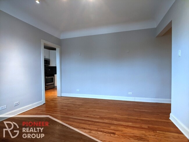 Photo - 2315 N Rockwell St Unit 2319-2A