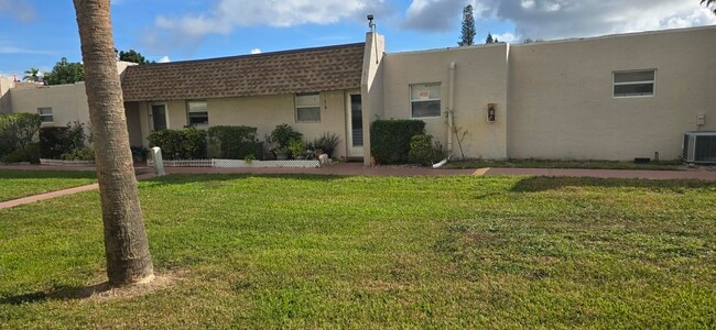 Building Photo - 300 Bonnie Blvd Unit 144