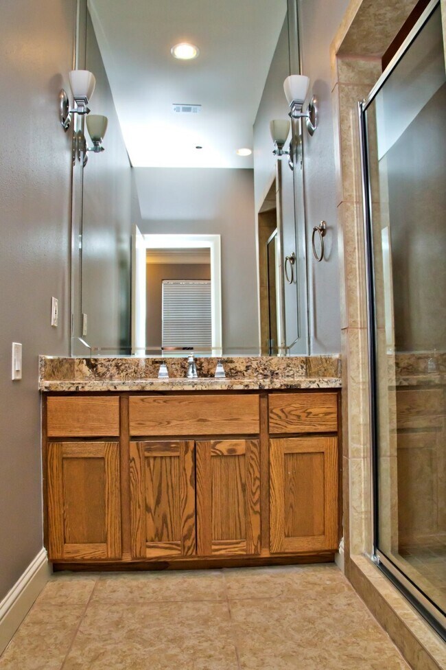 Photo - 1215 Rosedale St
