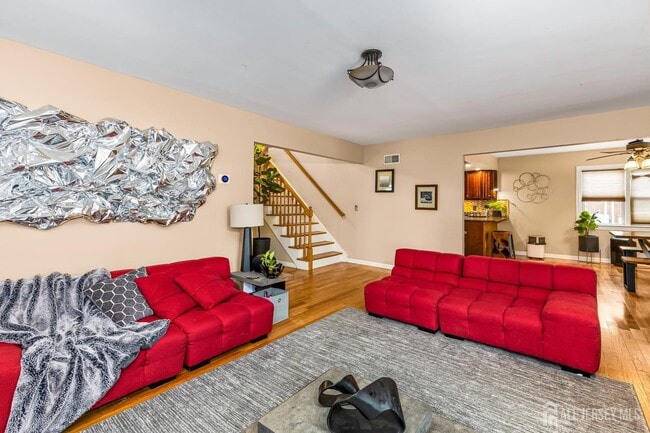 Photo - 165 MacArthur Ave