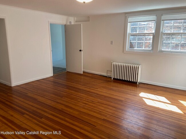 Building Photo - 227 Warren St