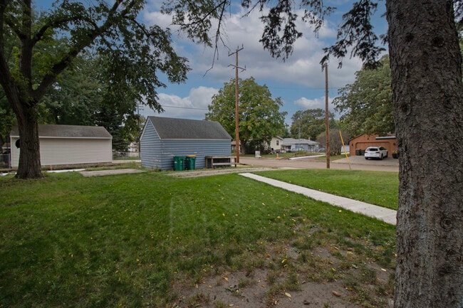 Photo - 415 Riverside Ave N