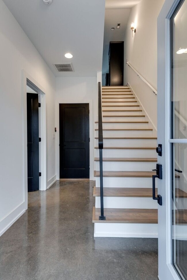 Welcome to Your Stylish Haven in Vibrant East Nashville!