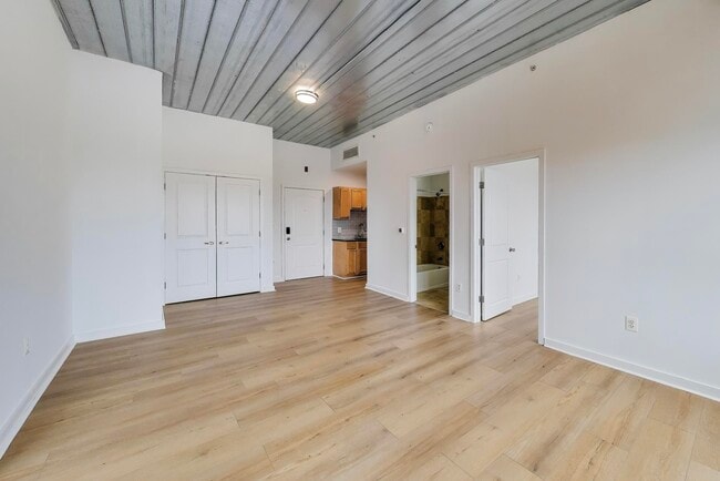 Photo - 5885 Colorado Ave NW Unidad 401