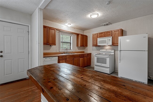 Photo - 2538 Sycamore Ave