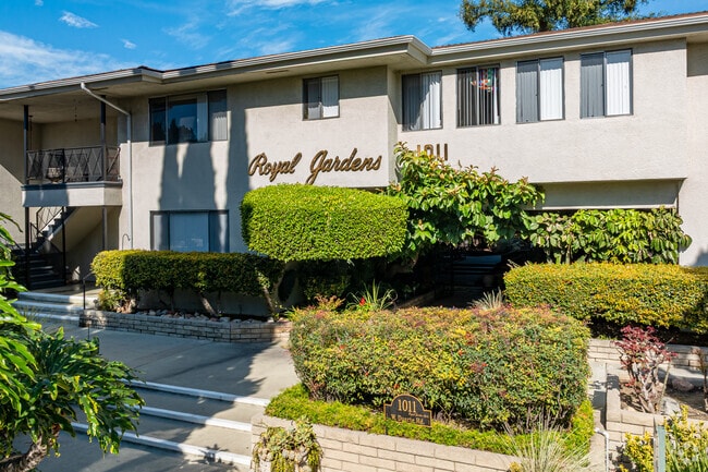 Community Entrance - Royal Gardens Arcadia