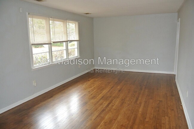 Photo - 310 Forrest Ave
