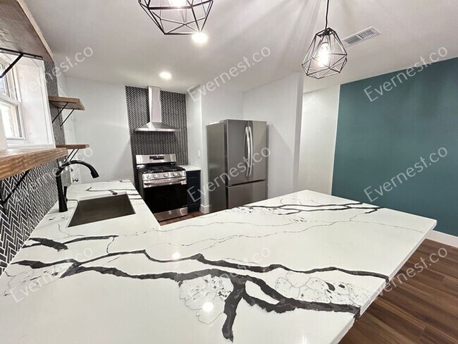 Photo - 1328 Sharon St NW