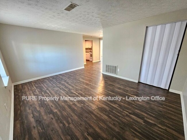 Photo - 427 Cardwell Ave Unit 3