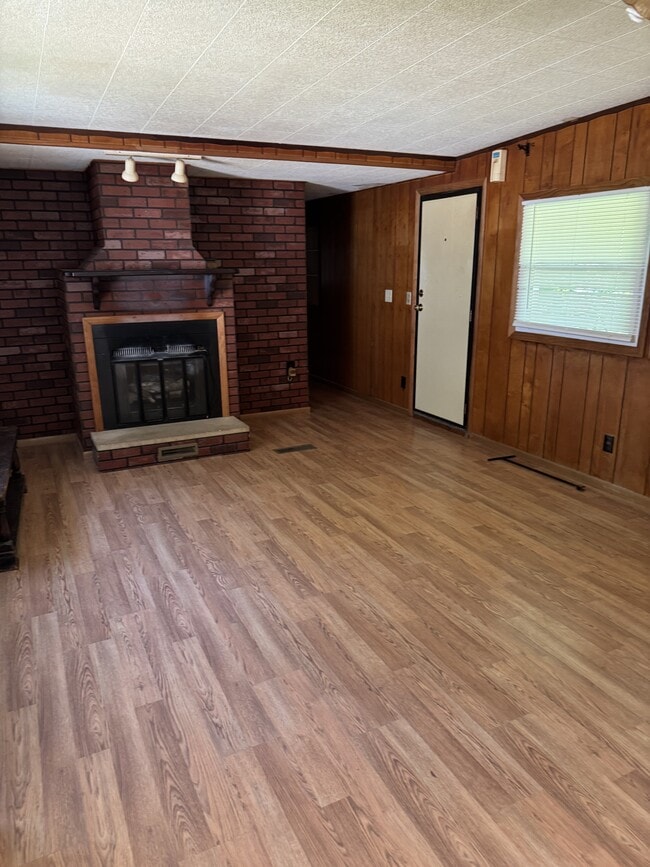 145 Hillrise Dr
