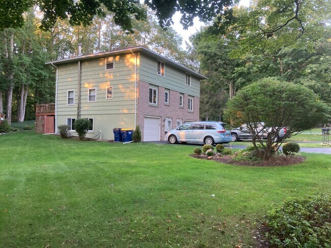Photo - 100 Woodridge Trl