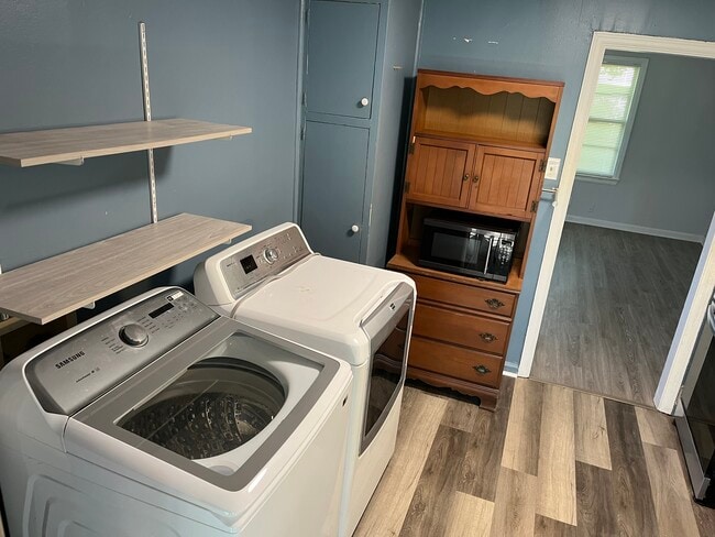 Photo - 1013 W Chase St Casa