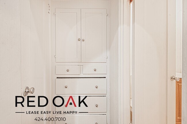 Photo - 706 N St Andrews Pl Unit 202