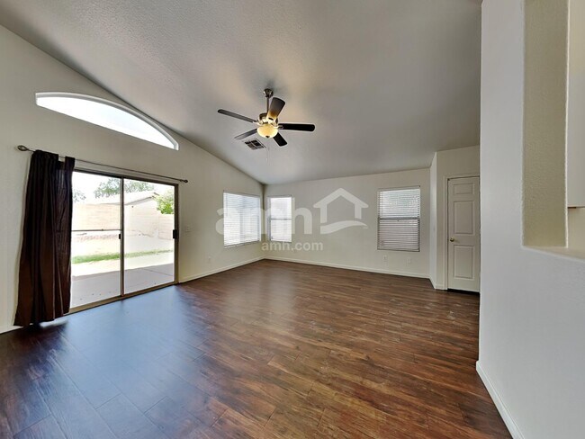 Photo - 1272 W Lark Dr