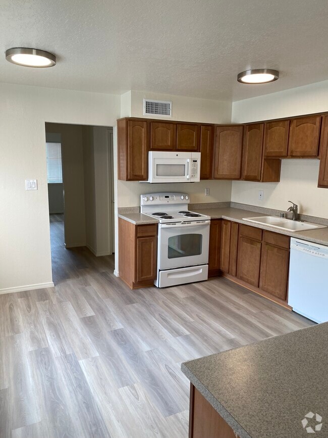 Building Photo - 3100 Lori Pl NE Unit A Rental