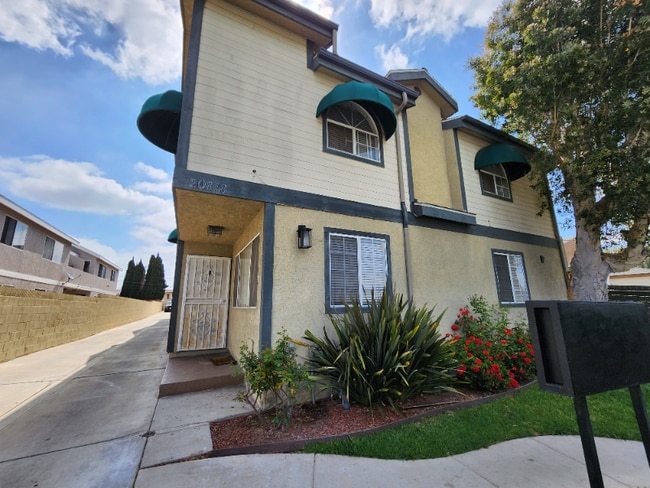 Photo - 20818 Harvard Blvd Unidad 1