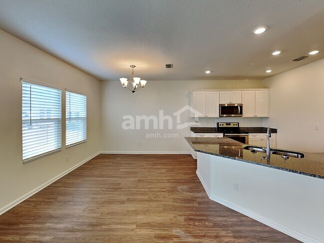 Photo - 205 W Jayce Wy