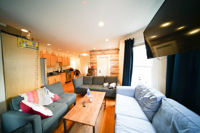 48 Ashford St Unit 2