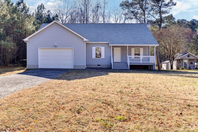 Building Photo - Rancher with backyard views Rental