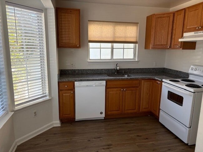 Photo - Large End Unit Townhome near Downtown Annapolis and Navy Stadium!