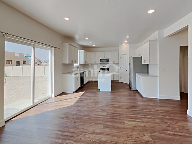 Photo - 1318 E White St