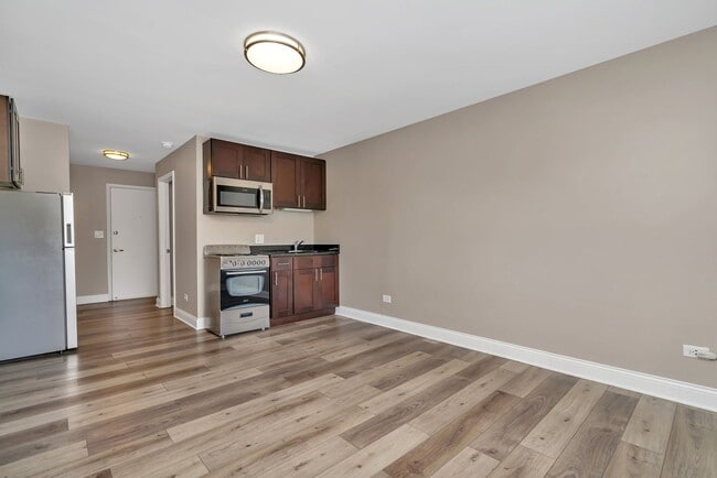 Photo - Lakeside Village Apartments