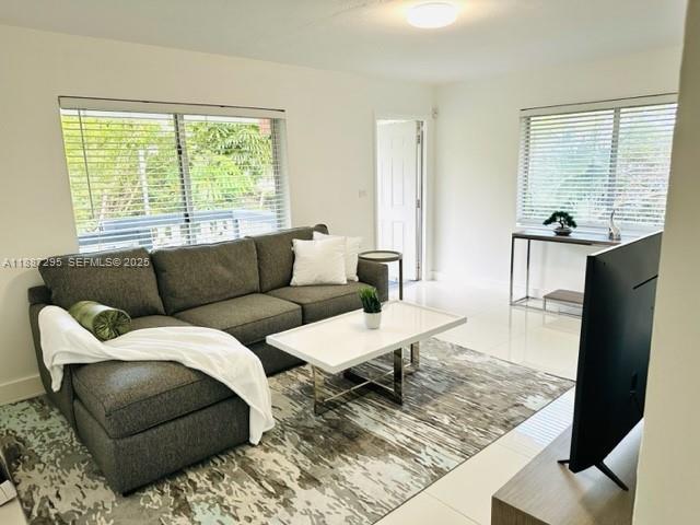 Building Photo - 1030 NE 80th St Unit 4