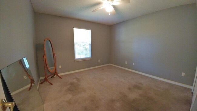 Photo - 6568 Fern St