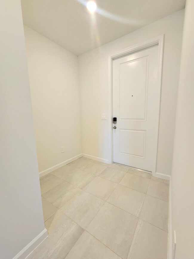 629 Salisbury Cir