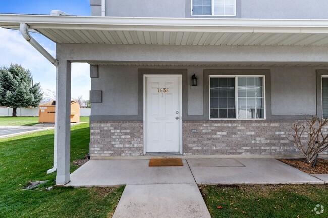 Building Photo - 1636 Talon Dr Rental