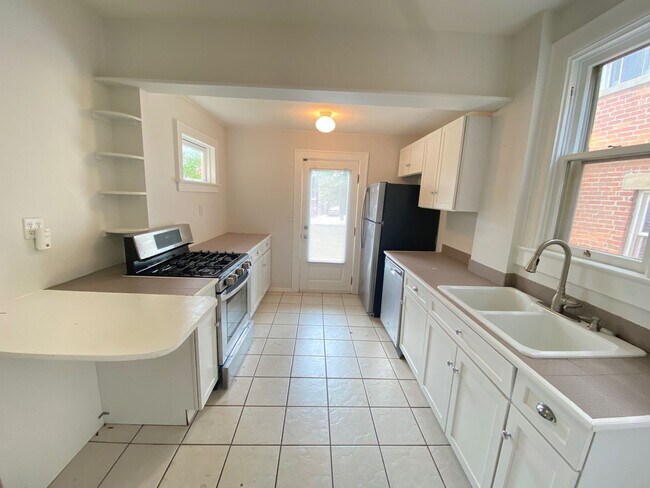 Photo - 1096 Summit St Unidad 1096