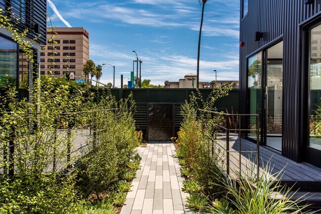 Photo - 489 Washington Blvd Unidad 2