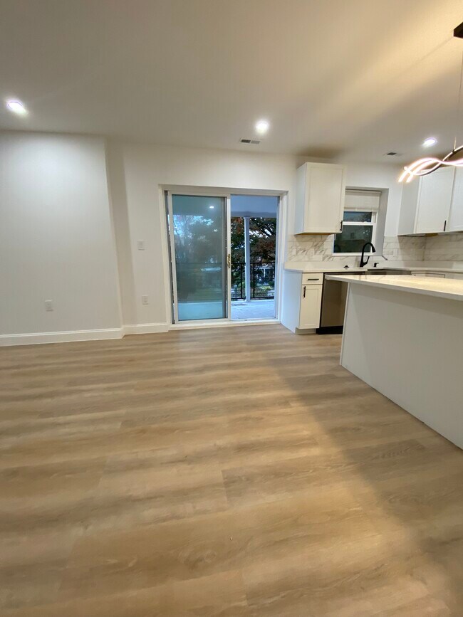 Photo - 36 Hawaii Ave NE Unit 3