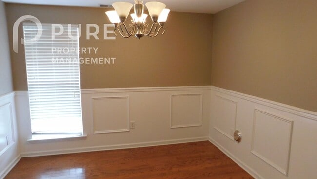 Photo - 206 Park Village Cir