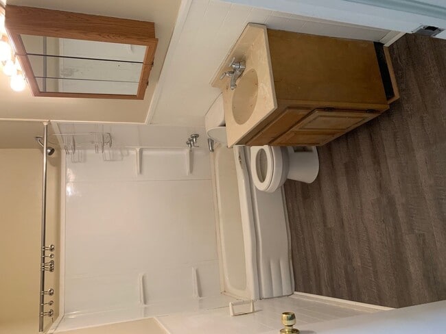 Building Photo - Cute 3 Bedroom 1 Bath Home