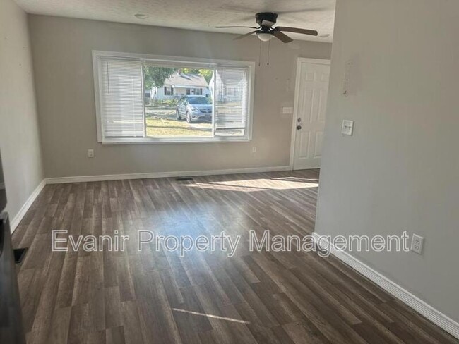 Photo - 955 Chelsea Ave