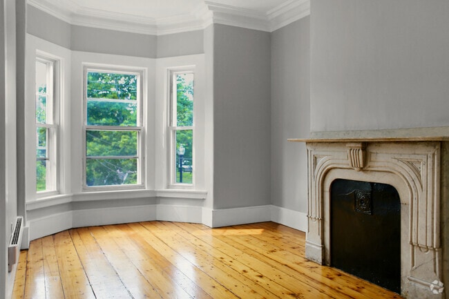 Building Photo - 163 Trenton St Unit 2 Rental