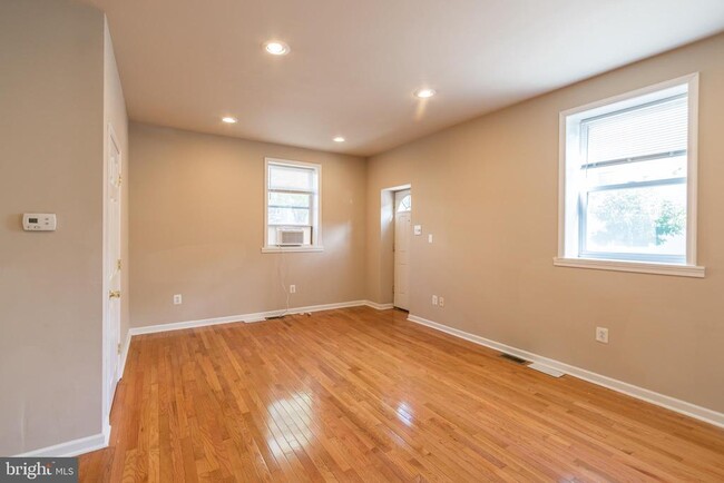 Photo - 2100 St Albans St Townhome