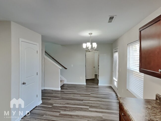 Photo - 136 Creekstone Ct