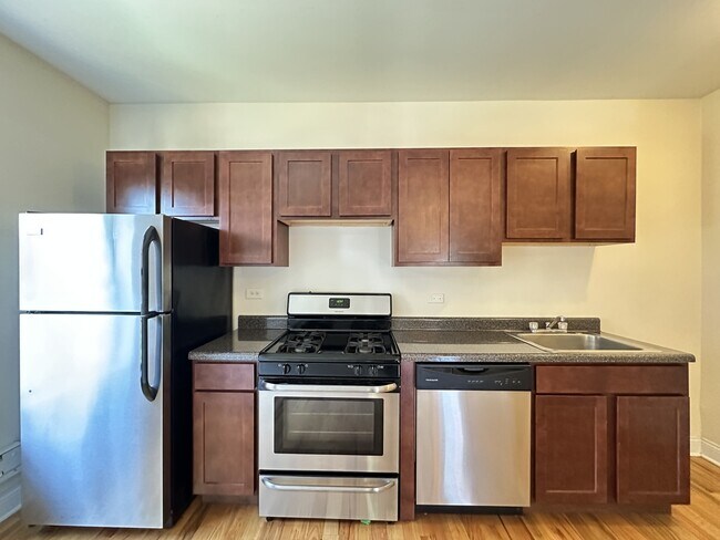 Photo - 938 W Cornelia Ave Unidad J05W