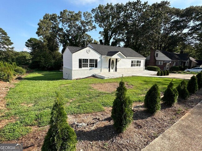 Photo - 635 Blue Ridge Ave
