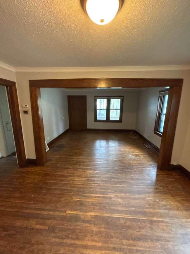 Photo - Beautiful 3 bedrrom 1 bathroom House in Minneapolis!