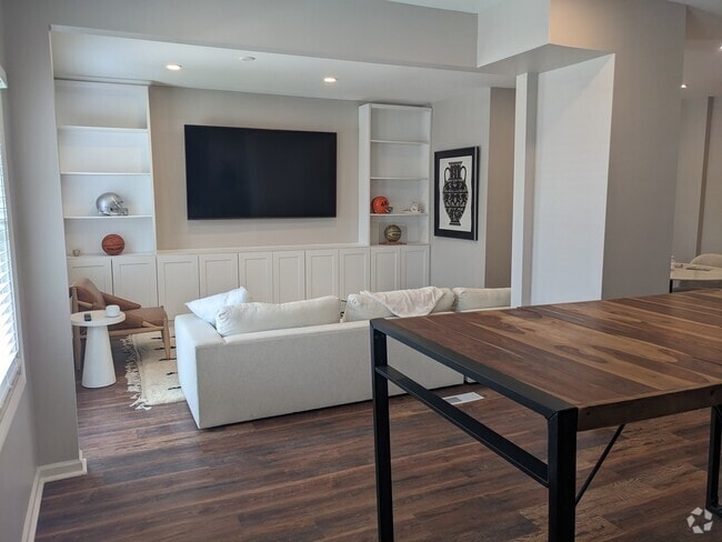 Building Photo - 2109 Murray Hill Rd Unit #1 Rental