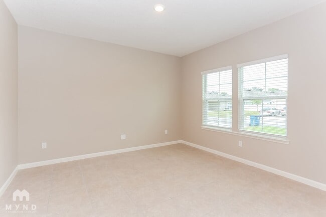 Photo - 10925 Haws Ln